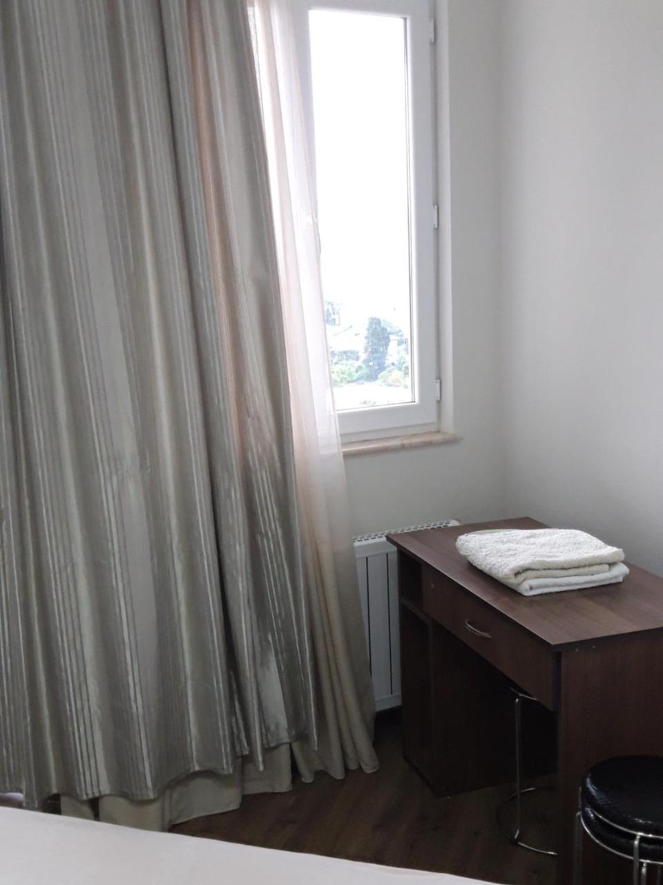 Mari Apartment Batoemi Buitenkant foto
