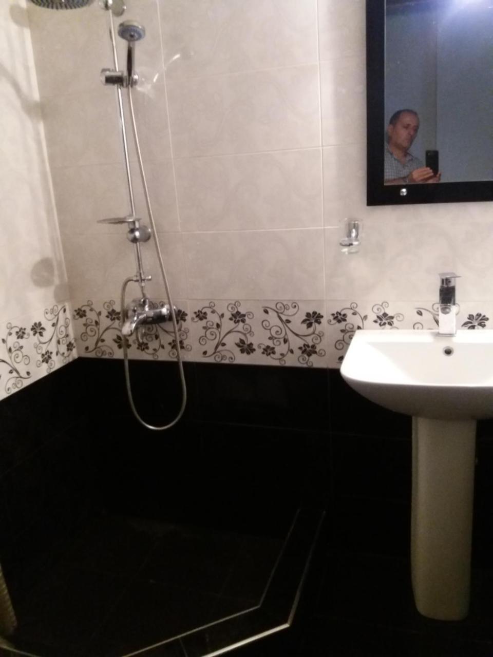 Mari Apartment Batoemi Buitenkant foto