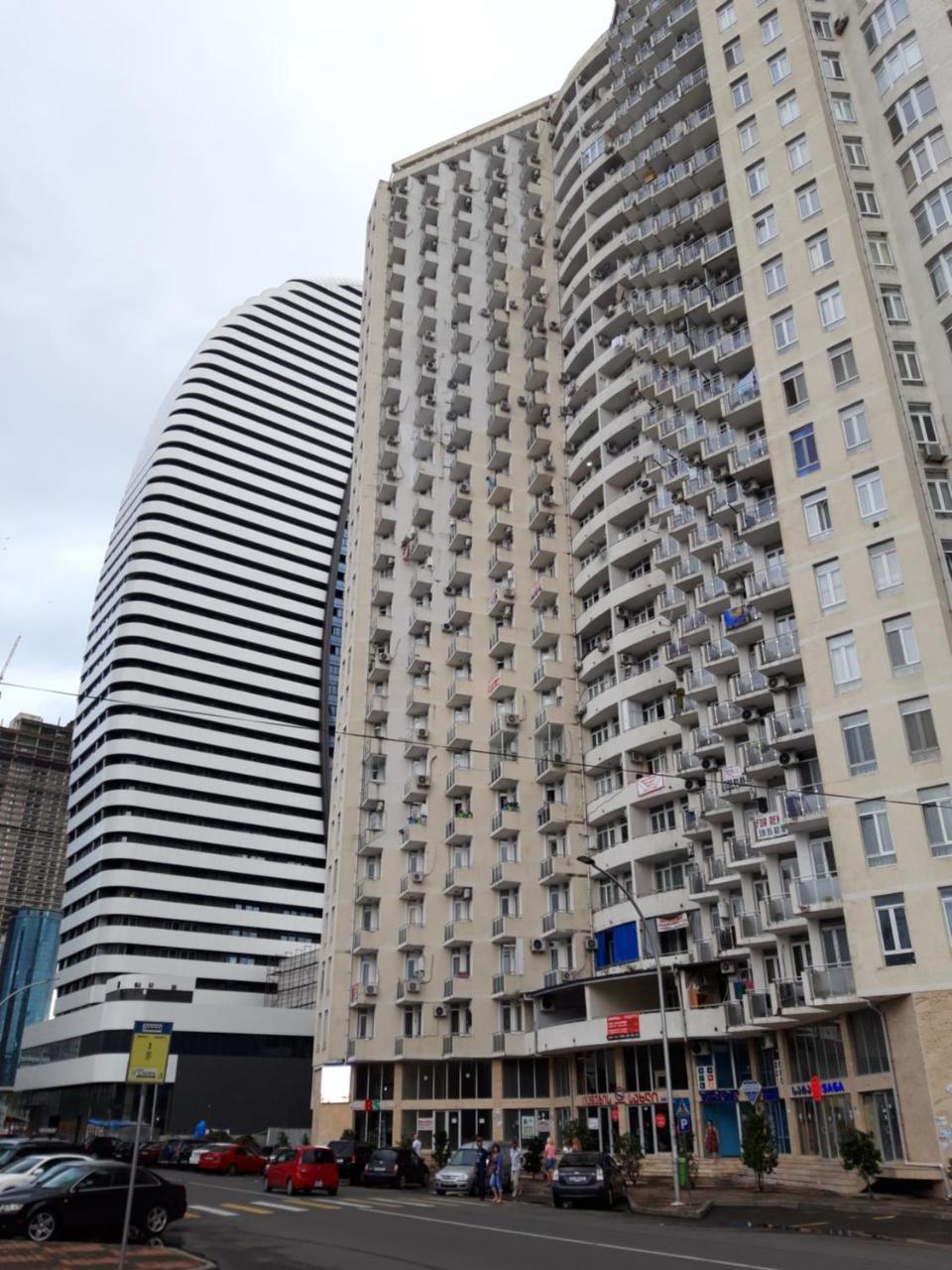 Mari Apartment Batoemi Buitenkant foto